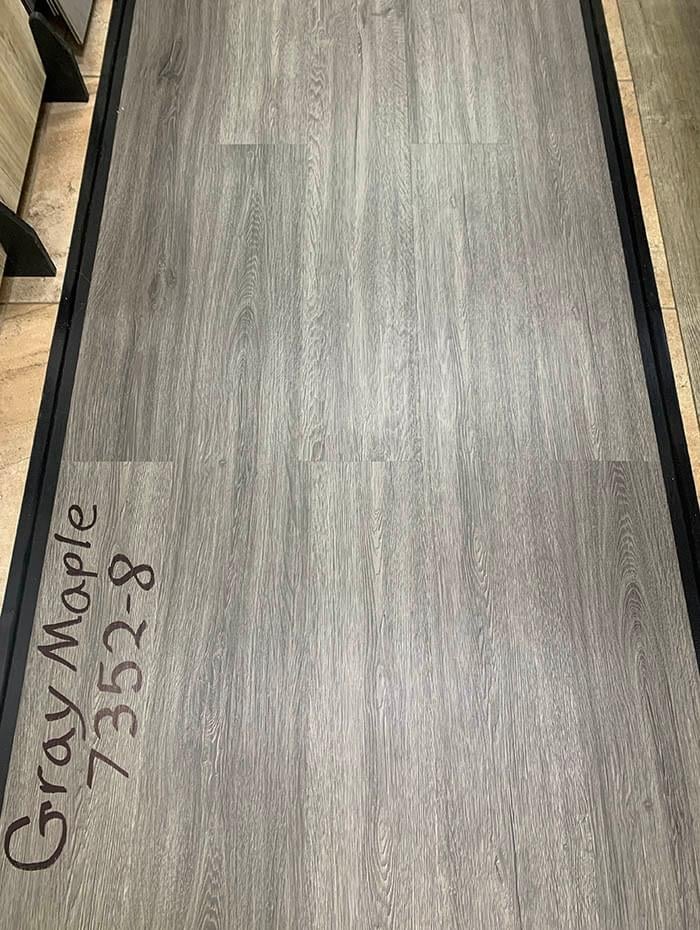 Gray Maple Wood Look Vinyl Plank Flooring Waterproof Luxury Vinyl Plank Floor